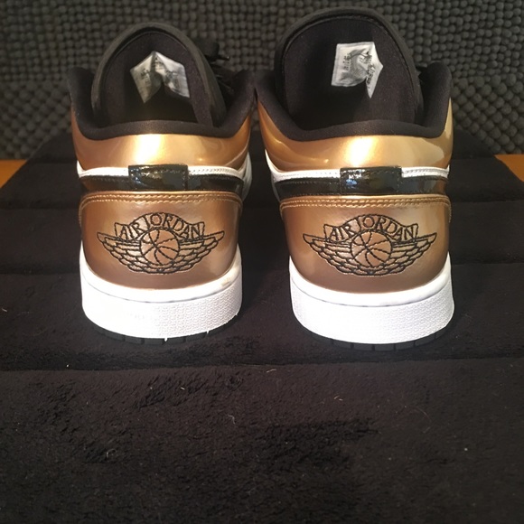 Jordan 1 low “gold toe” - Picture 5 of 6